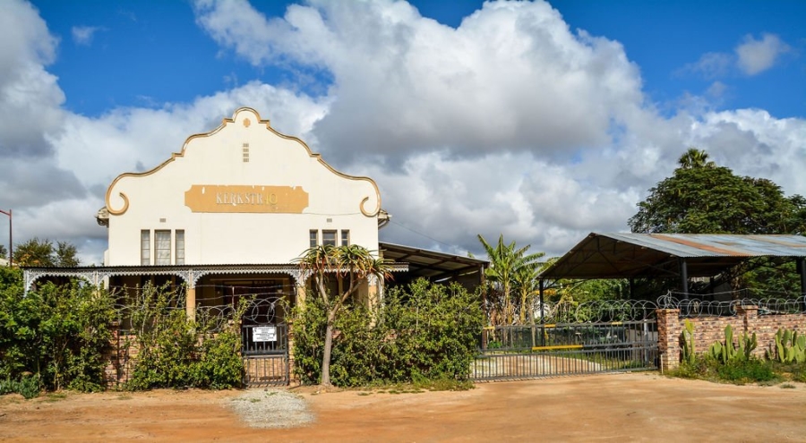 6 Bedroom Property for Sale in Klawer Western Cape